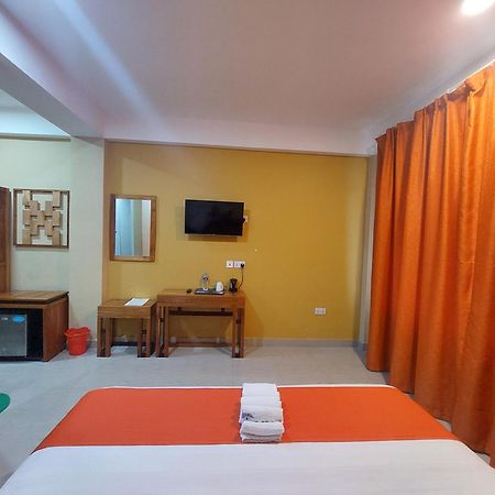 Dolphin Hotel Танга Экстерьер фото