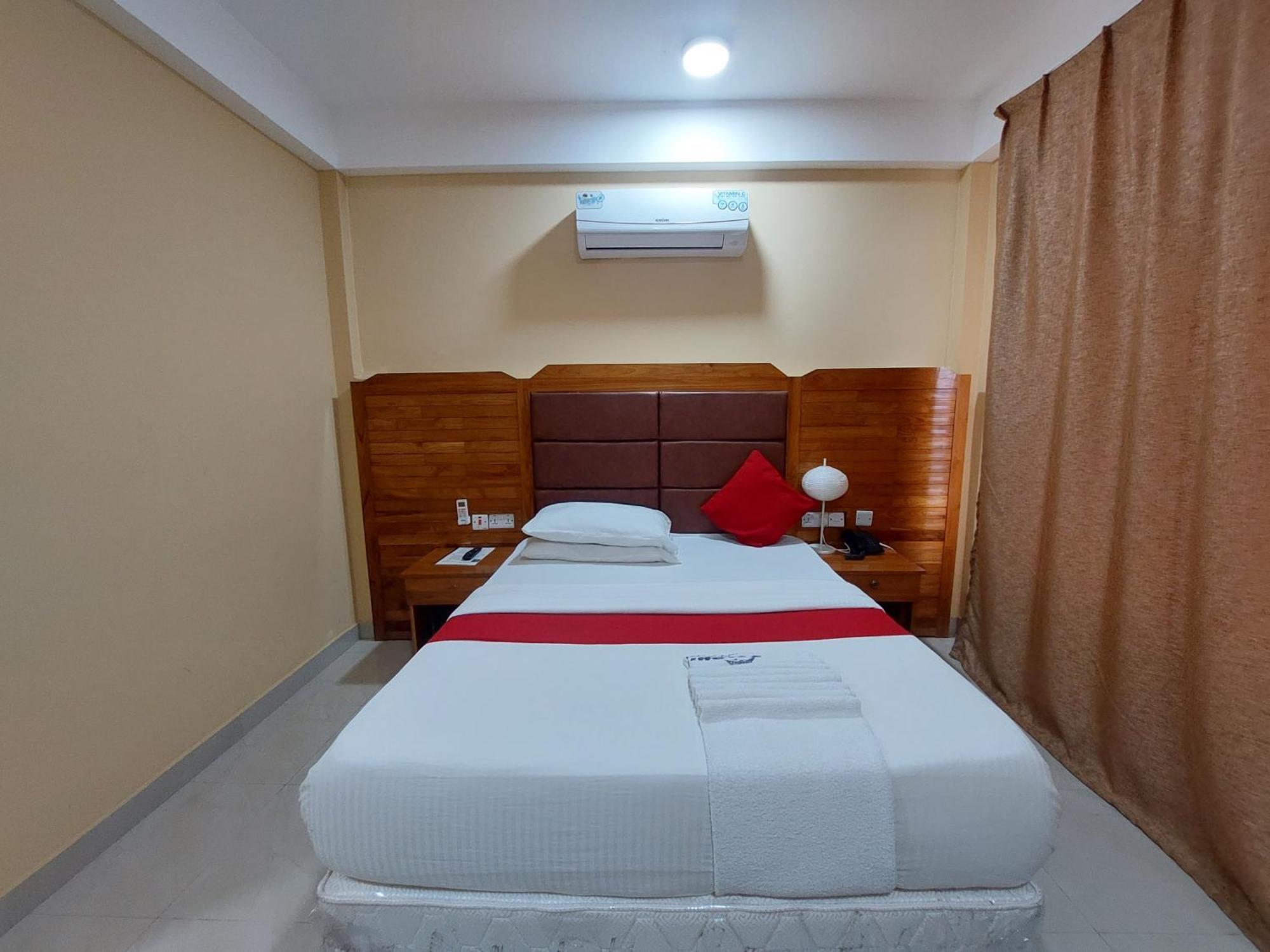 Dolphin Hotel Танга Экстерьер фото