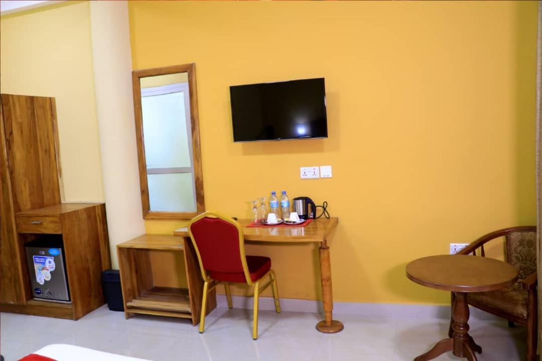Dolphin Hotel Танга Экстерьер фото